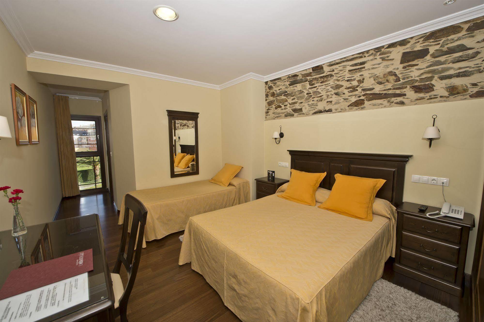 La Casona De Lazurtegui Hotell Ribadeo Exteriör bild
